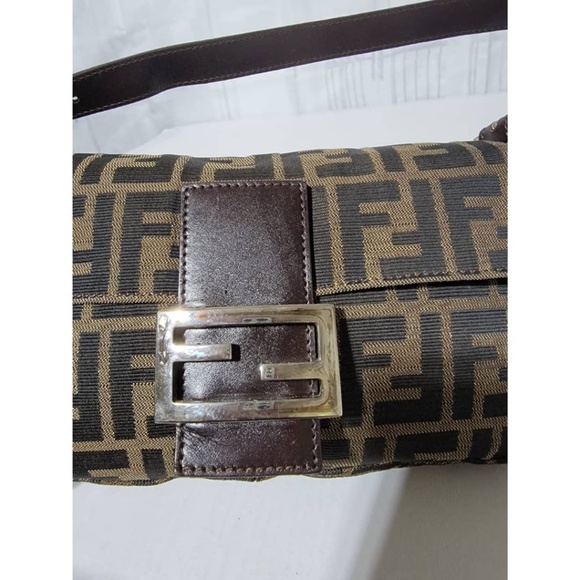 Authentic Fendi Zucca Canvas Baguette Brown - Picture 6 of 15